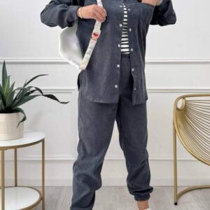 Жіночий утеплений костюм з мікровельвету — повсякденний стиль